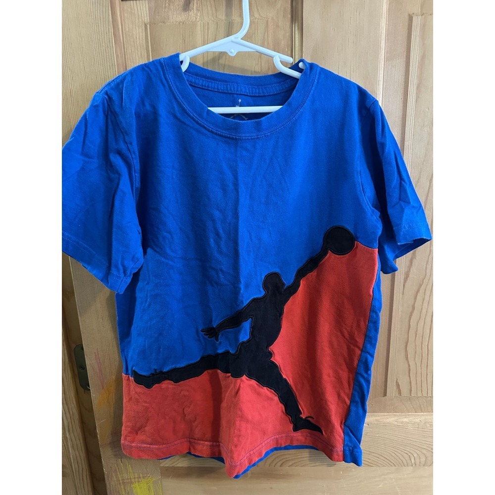 A21: 🏀  Jordan Kids Blue Jumpman Graphic T-Shirt Red Colorblock Youth Tee